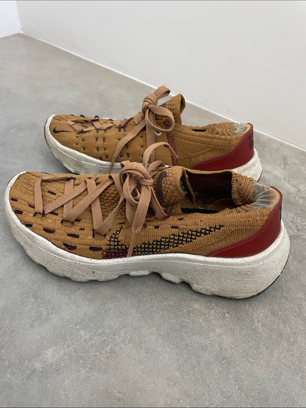 Nike Space Hippie 04 Wheat/ Black-Dark Beetroot DA2725-701